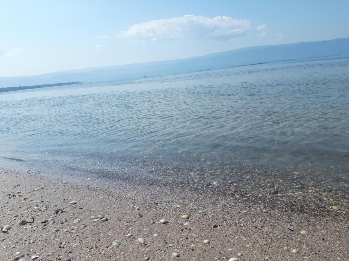B&B Torre Del Lago 2 Foce Varano Bagian luar foto