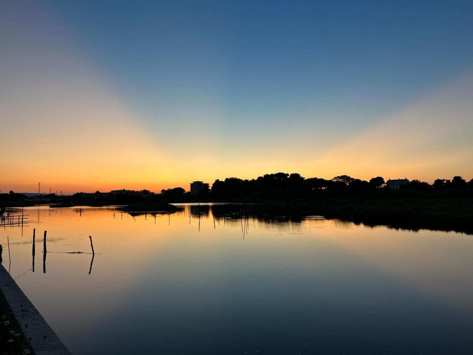 B&B Torre Del Lago 2 Foce Varano Bagian luar foto